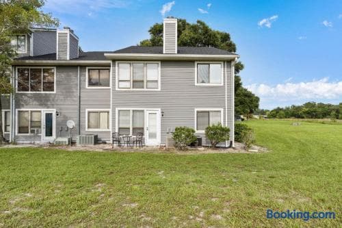 Designer 2BR Spacious Outdoor Space | Next to UCF thumbnail 53