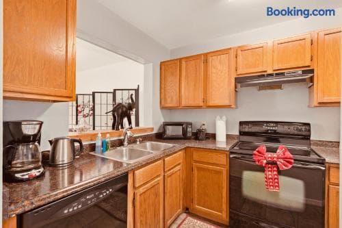 Designer 2BR Spacious Outdoor Space | Next to UCF thumbnail 47